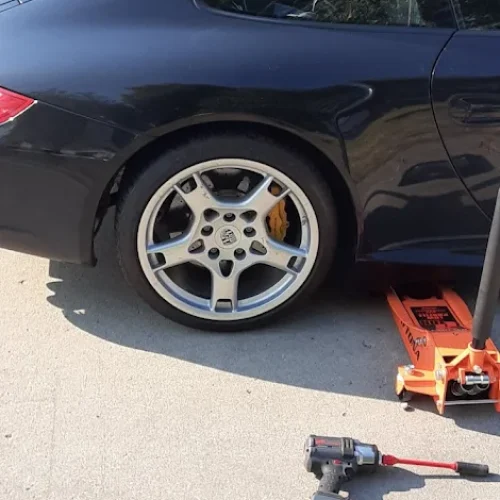 tire replacement of exotic car